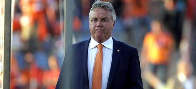  Chelsea’de Hiddink sesleri