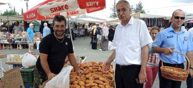 Güngördü pazar esnafını unutmadı