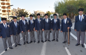 Gözyaşlarını tutamadılar