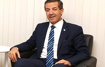 Hayal ürünü tezler