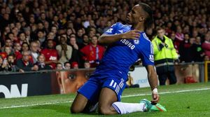 Drogba futboldan kopuyor 