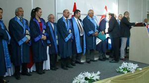 Girne Üniversitesi'nde  diploma sevinci