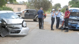 Halil sağ şeride geçti