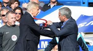 Wenger-Mourinho birbirine girdi