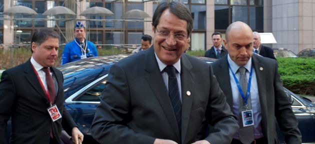 Yardım isteyecek