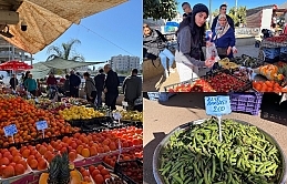 Açık pazarda salatalık 100, patlıcan 130, taze bakla 200 liradan satıldı