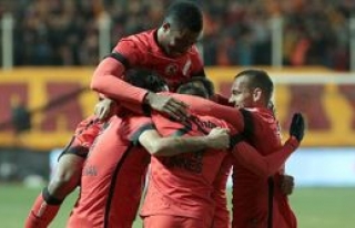 Galatasaray ilk peşinde