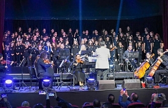 ‘Sevgiye sarıl’